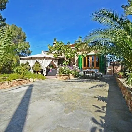 Schoene Mit Pool Und Garten